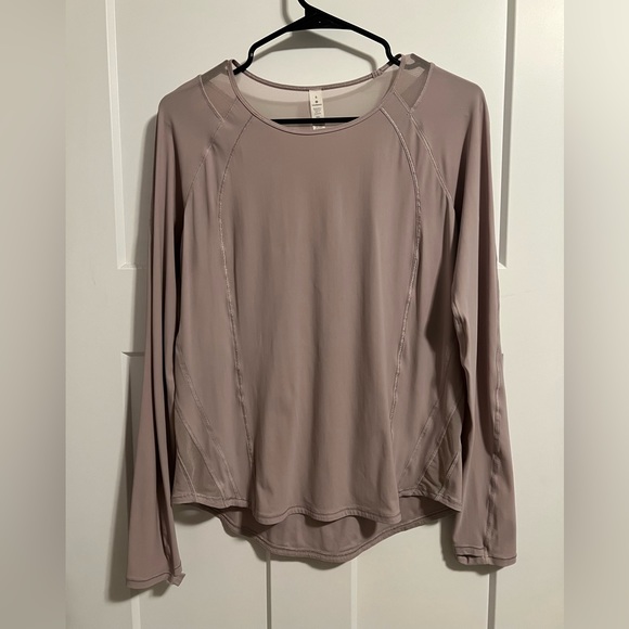 Lululemon active shirt - Picture 3 of 3